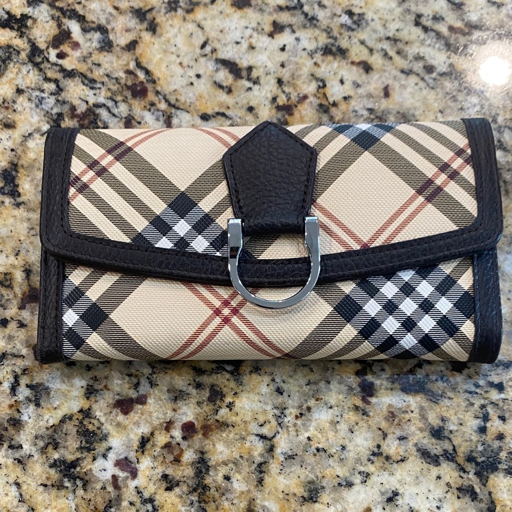 Classic Plaid Wallet with Brown Trim